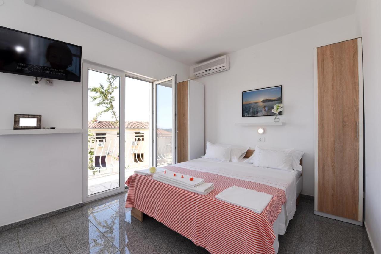 Makarska Sea View Rooms ภายนอก รูปภาพ