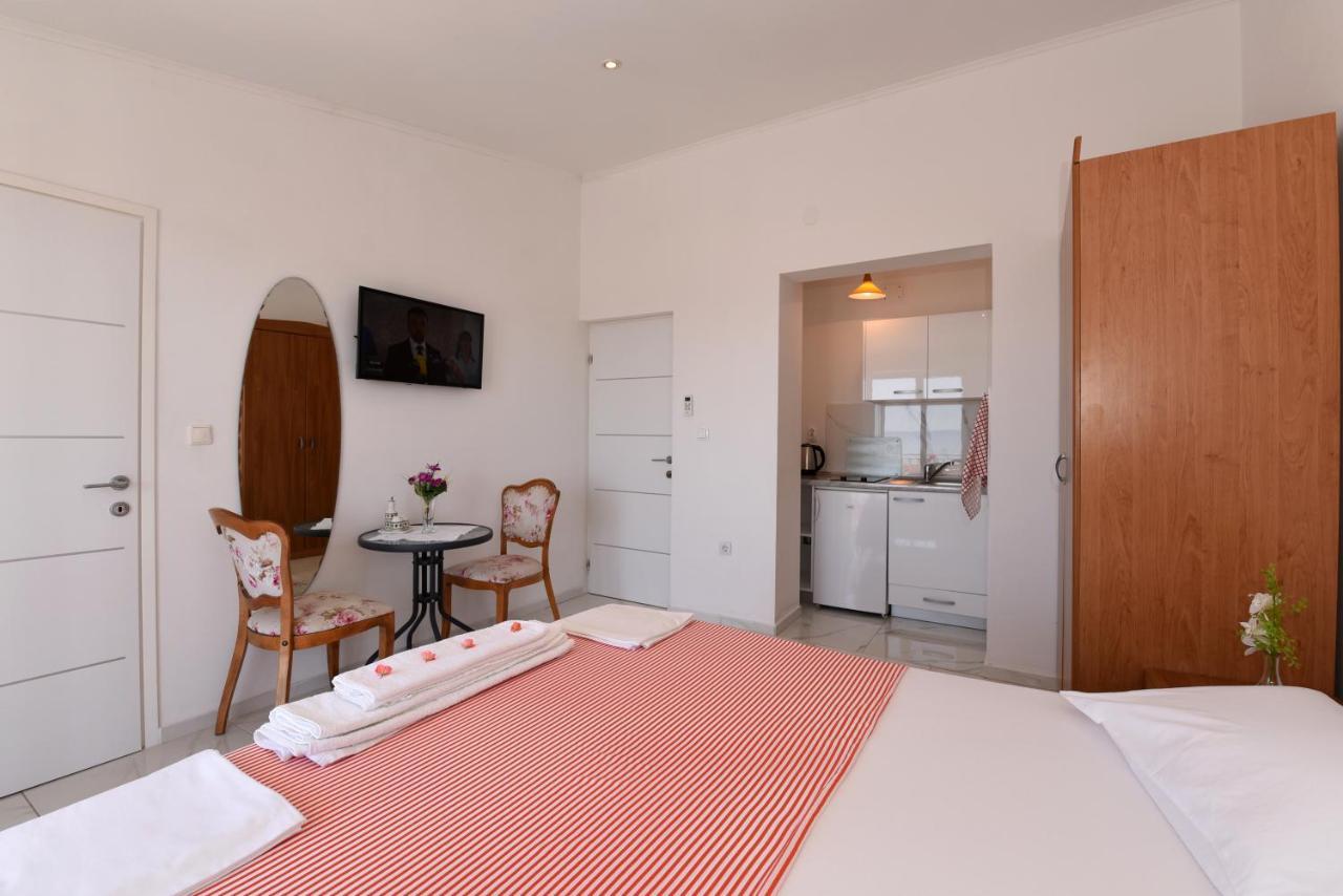 Makarska Sea View Rooms ภายนอก รูปภาพ
