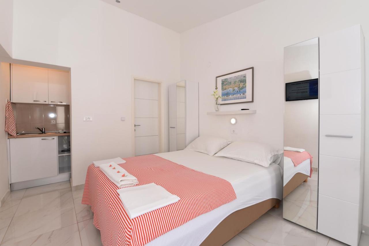 Makarska Sea View Rooms ภายนอก รูปภาพ