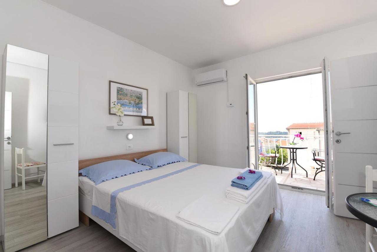 Makarska Sea View Rooms ภายนอก รูปภาพ