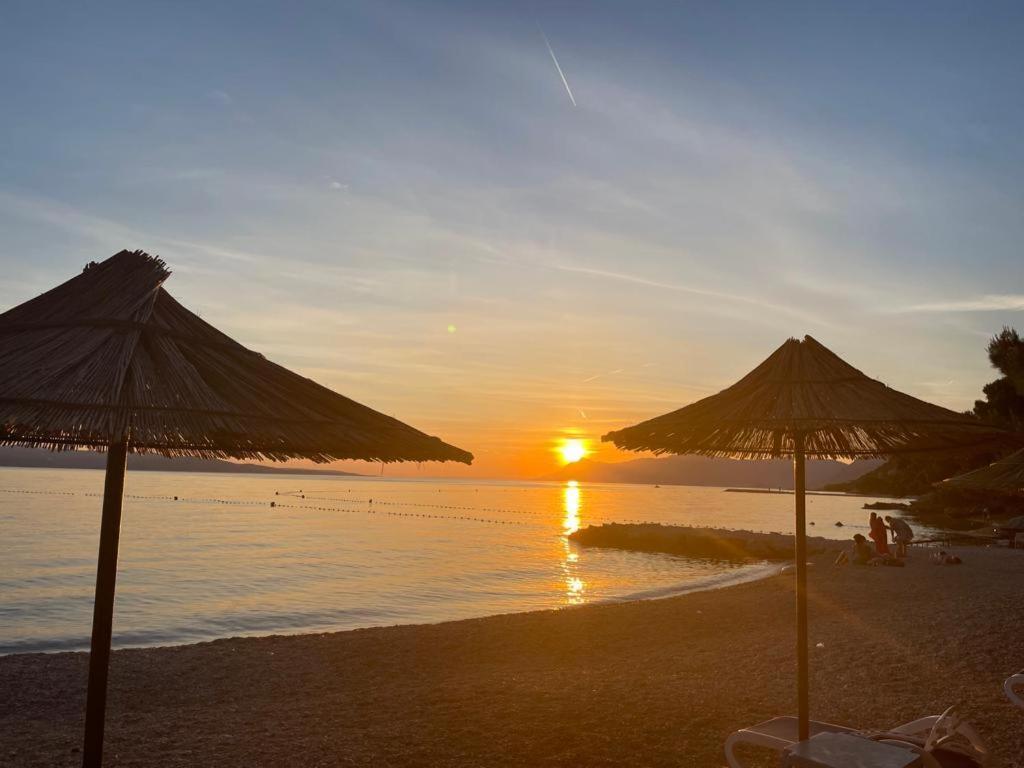 Makarska Sea View Rooms ภายนอก รูปภาพ