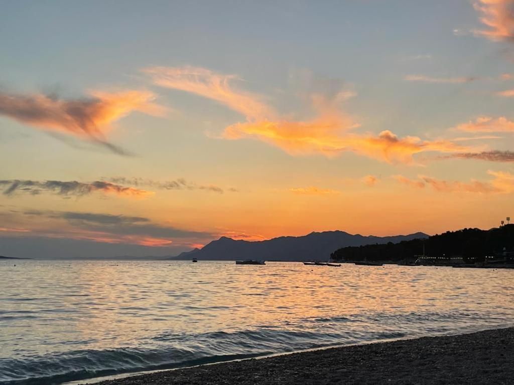 Makarska Sea View Rooms ภายนอก รูปภาพ