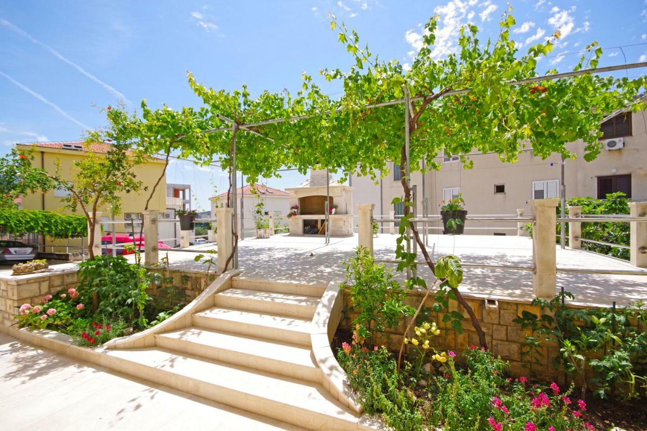 Makarska Sea View Rooms ภายนอก รูปภาพ